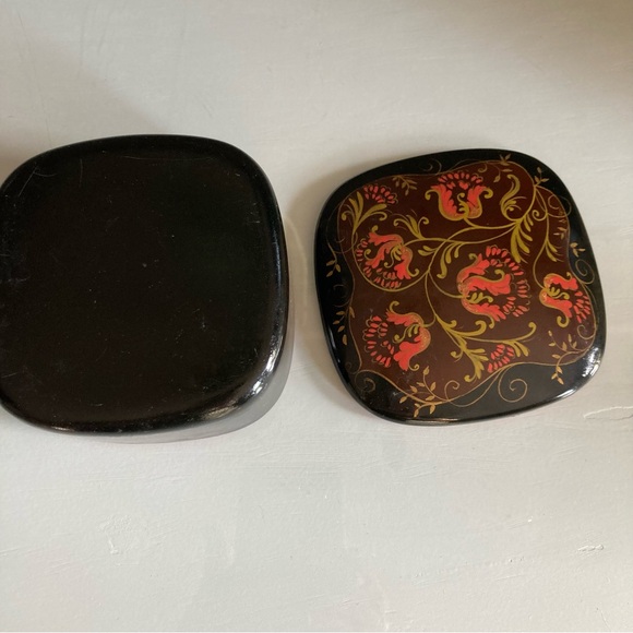 Vintage Hand Painted Metal Trinket Box - Picture 5 of 6